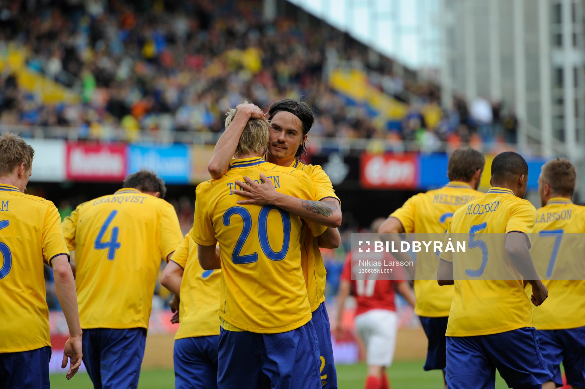 Mikael Lustig, Sverige kramar om Ola Toivonen