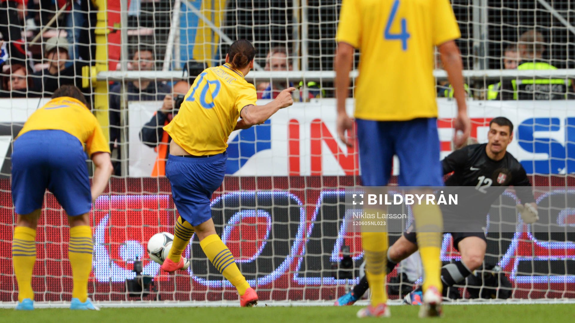 Zlatan Ibrahimovic, Sverige, slår in straffen, straff