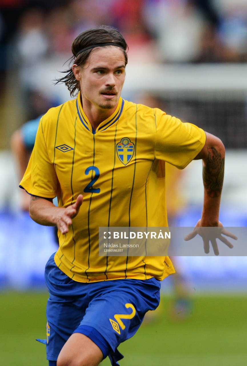 Mikael Lustig, Sverige