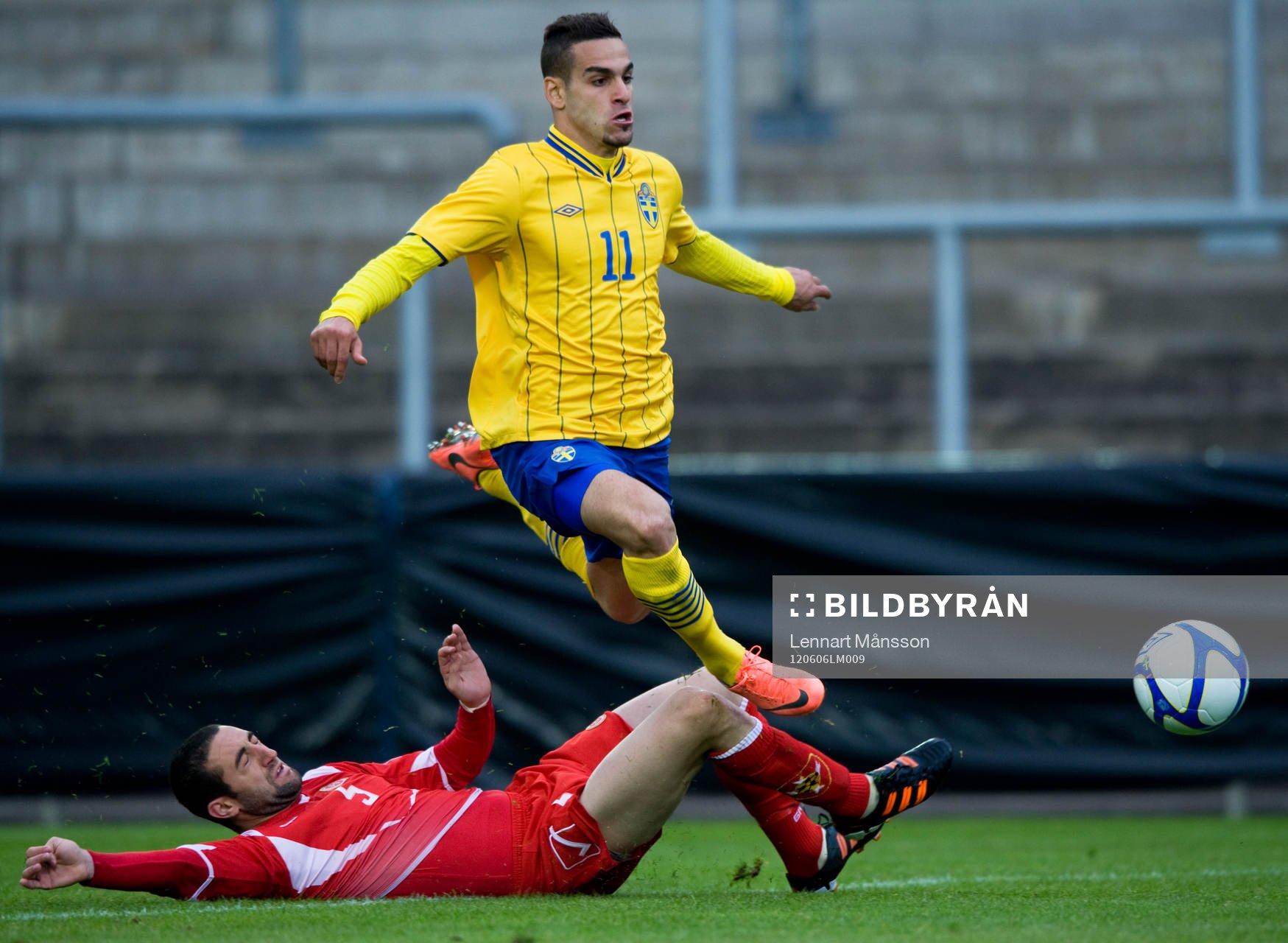 Straff, Mervan Celik, Sverige, fälls och Owen Bugeja,