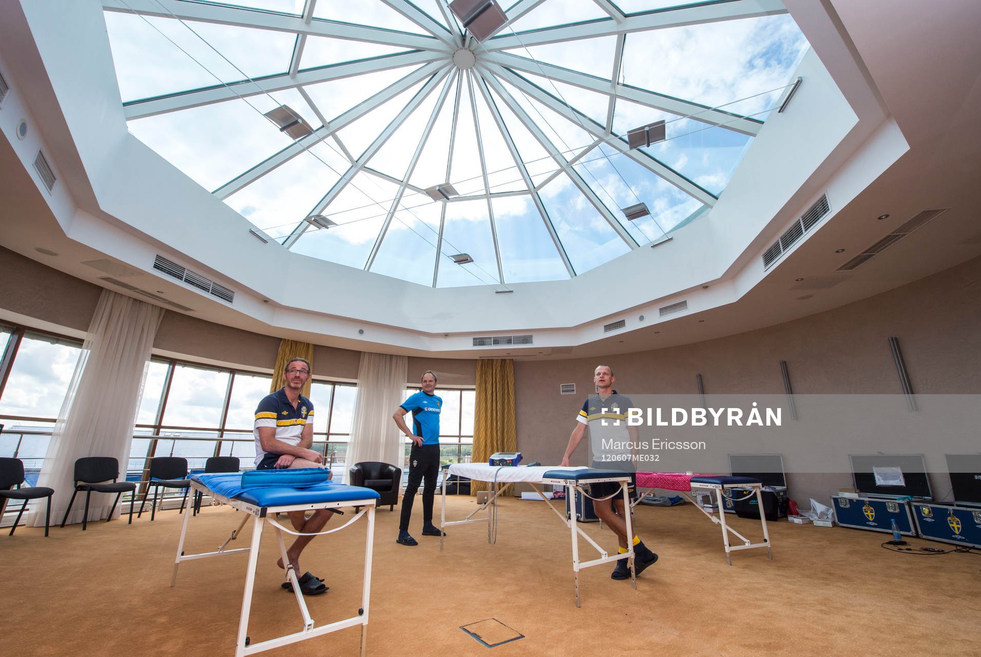 Rundvisning på spelarhotellet. Spelarhotell, hotell.