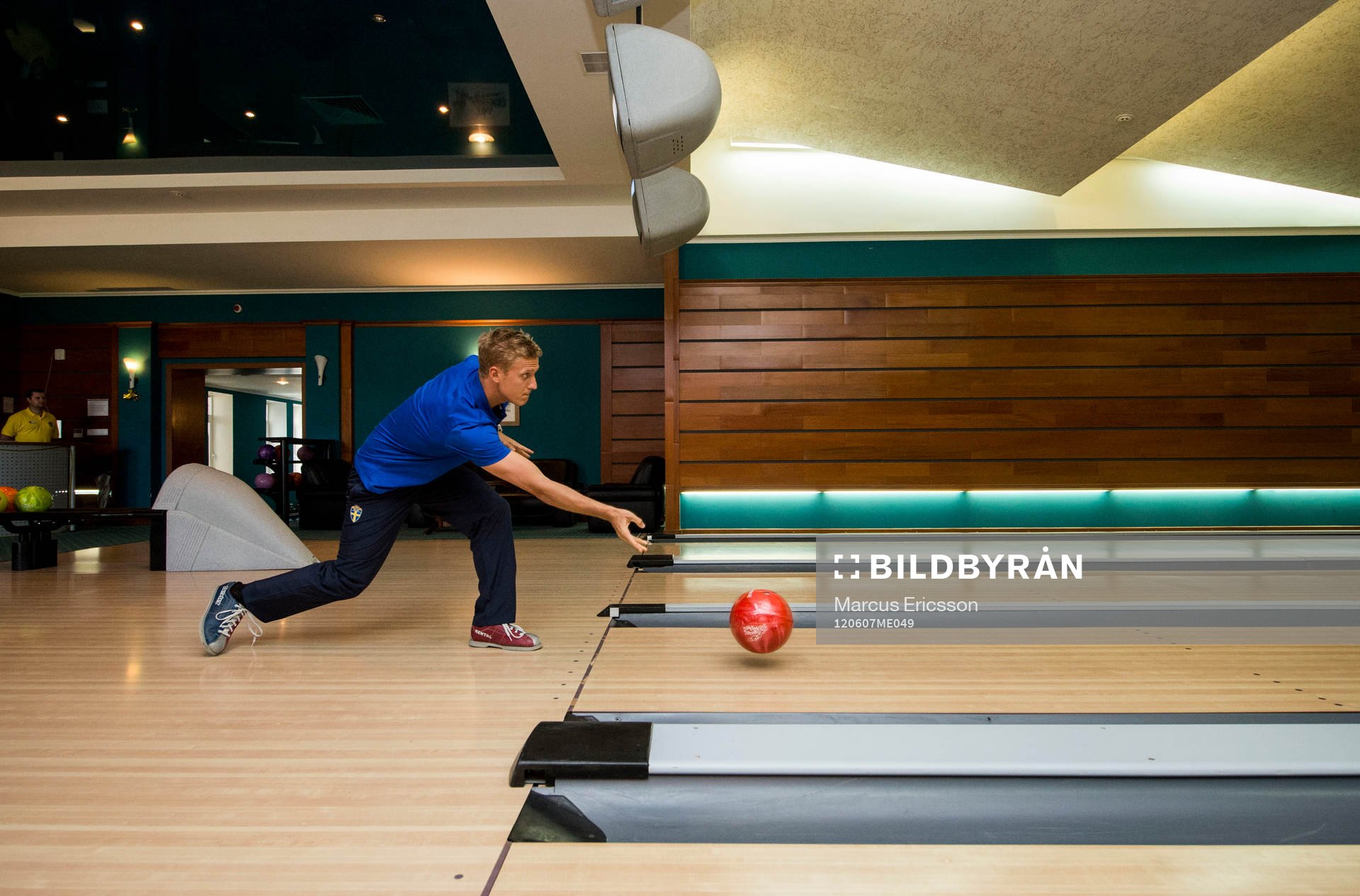 Rundvisning på spelarhotellet. Spelarhotell, hotell. Pär