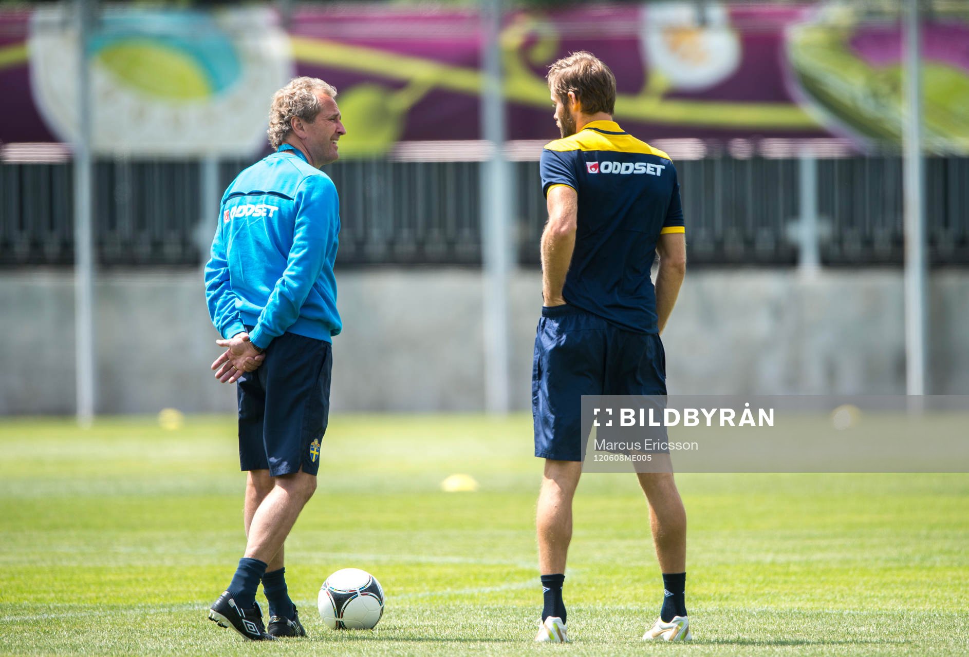 Erik Hamrén, förbundskapten och Olof Mellberg har ett