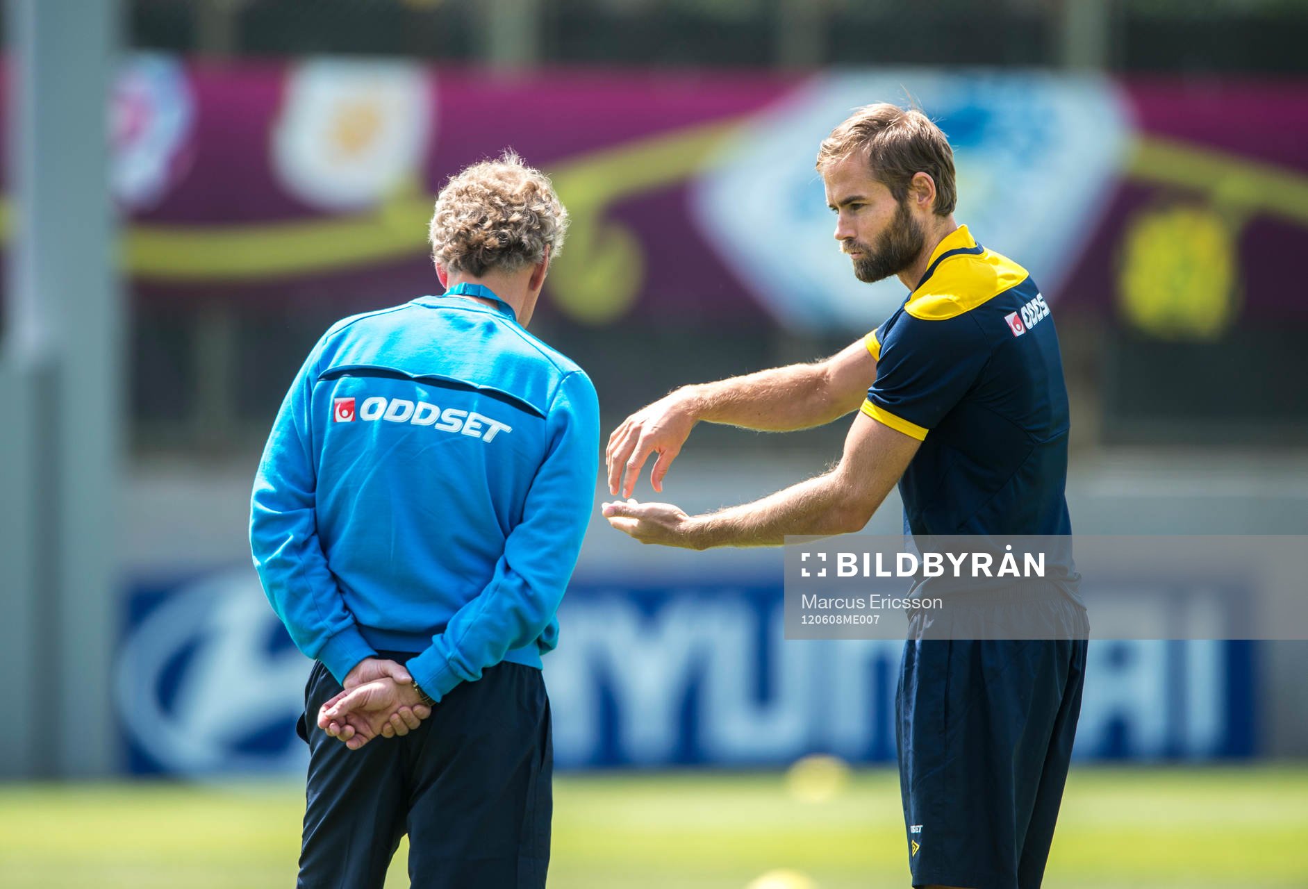 Erik Hamrén, förbundskapten och Olof Mellberg har ett
