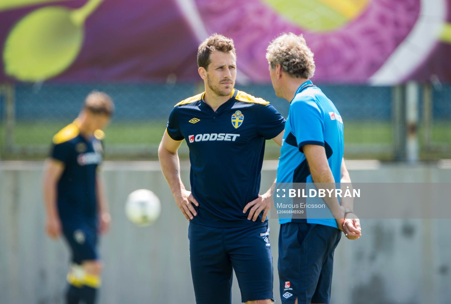 Tobias Hysén och Erik Hamrén pratar
