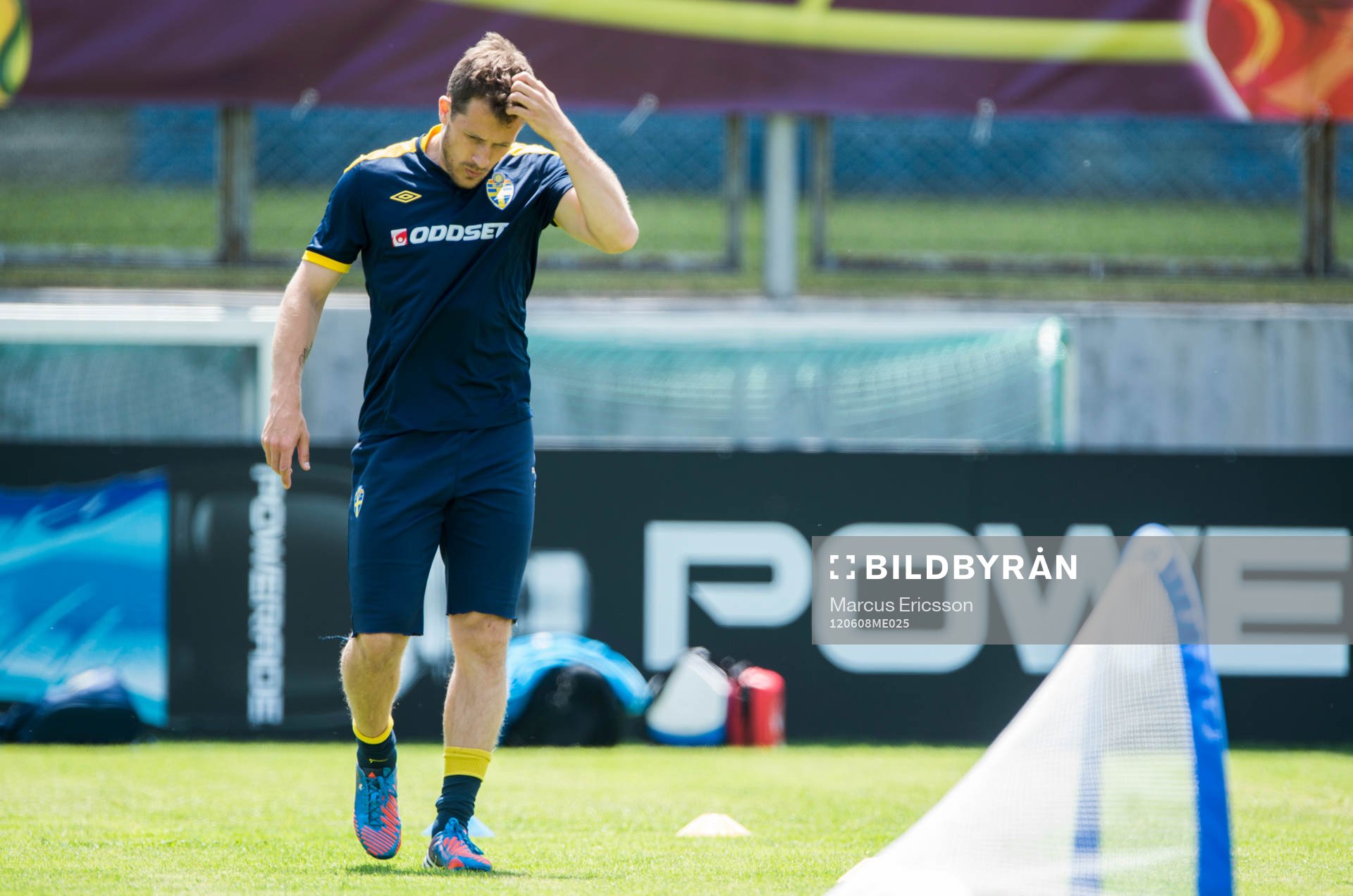 Tobias Hysén vandrar omkring
