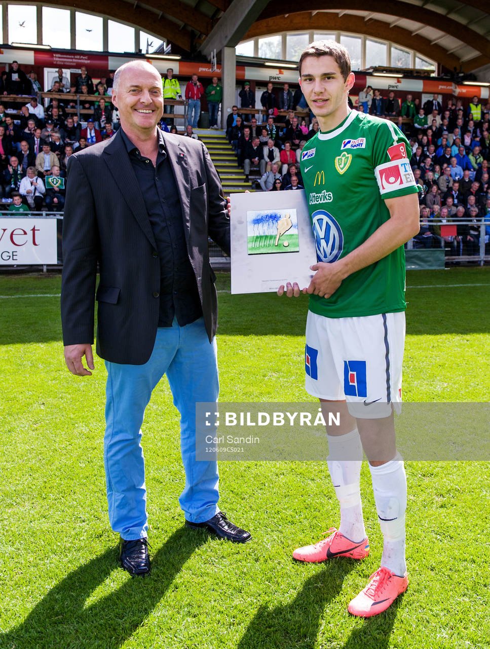 Branimir Hrgota, Jönköping Södra får priset månades