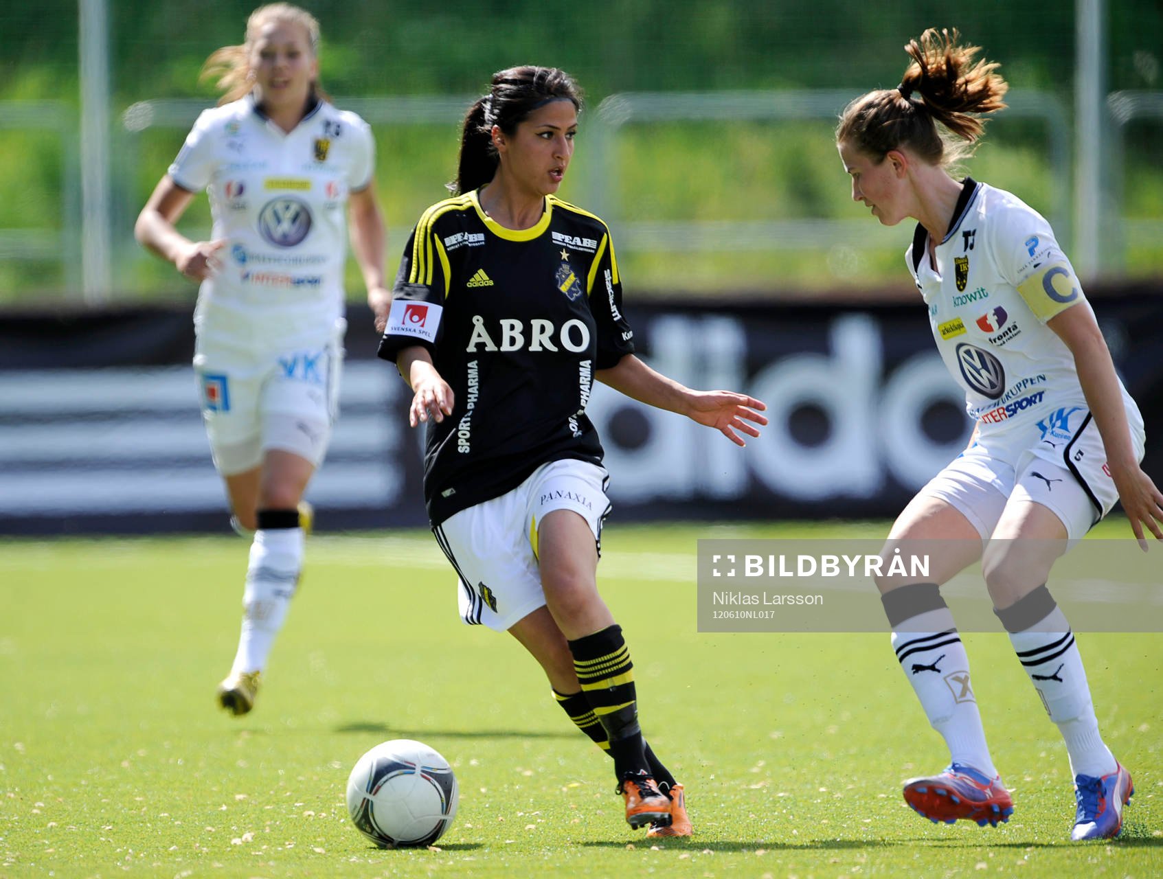 Susan Varli, AIK och Emmelie Konradsson, Umeå