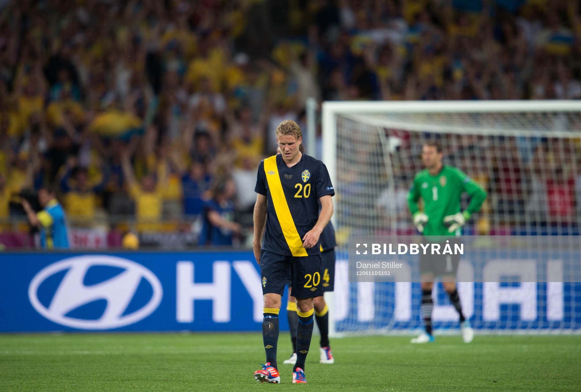 Andriy Shevchenko, Ukraina, gör 1-1, depp Ola Toivonen,