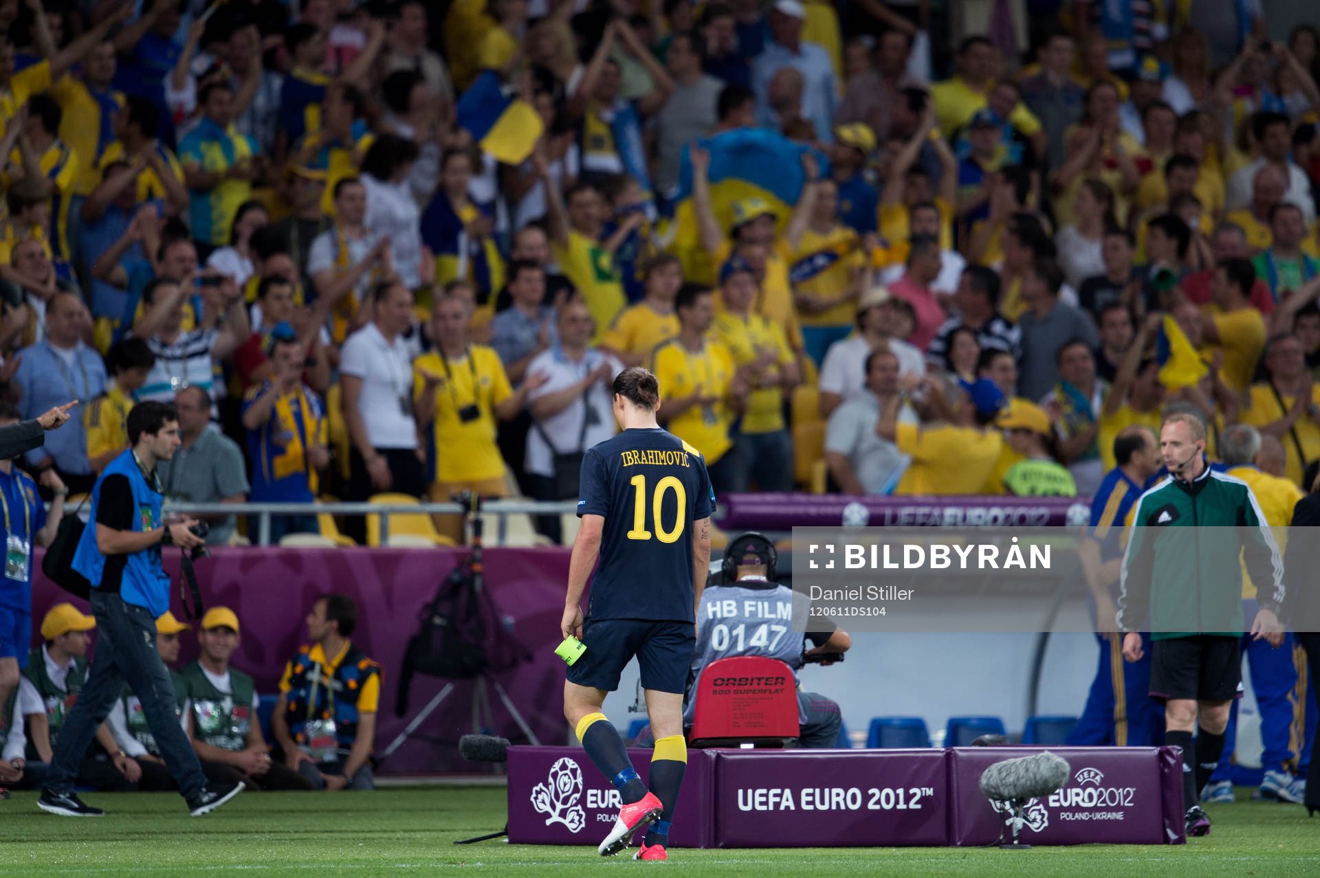 Zlatan Ibrahimovic, Sverige, lämnar arenan