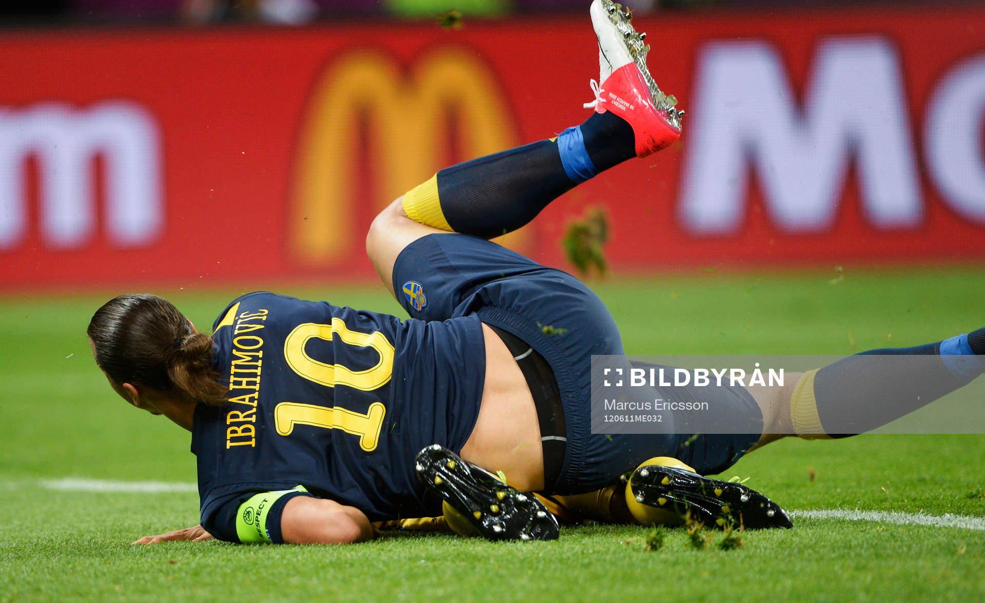 Zlatan Ibrahimovic, Sverige, tackling