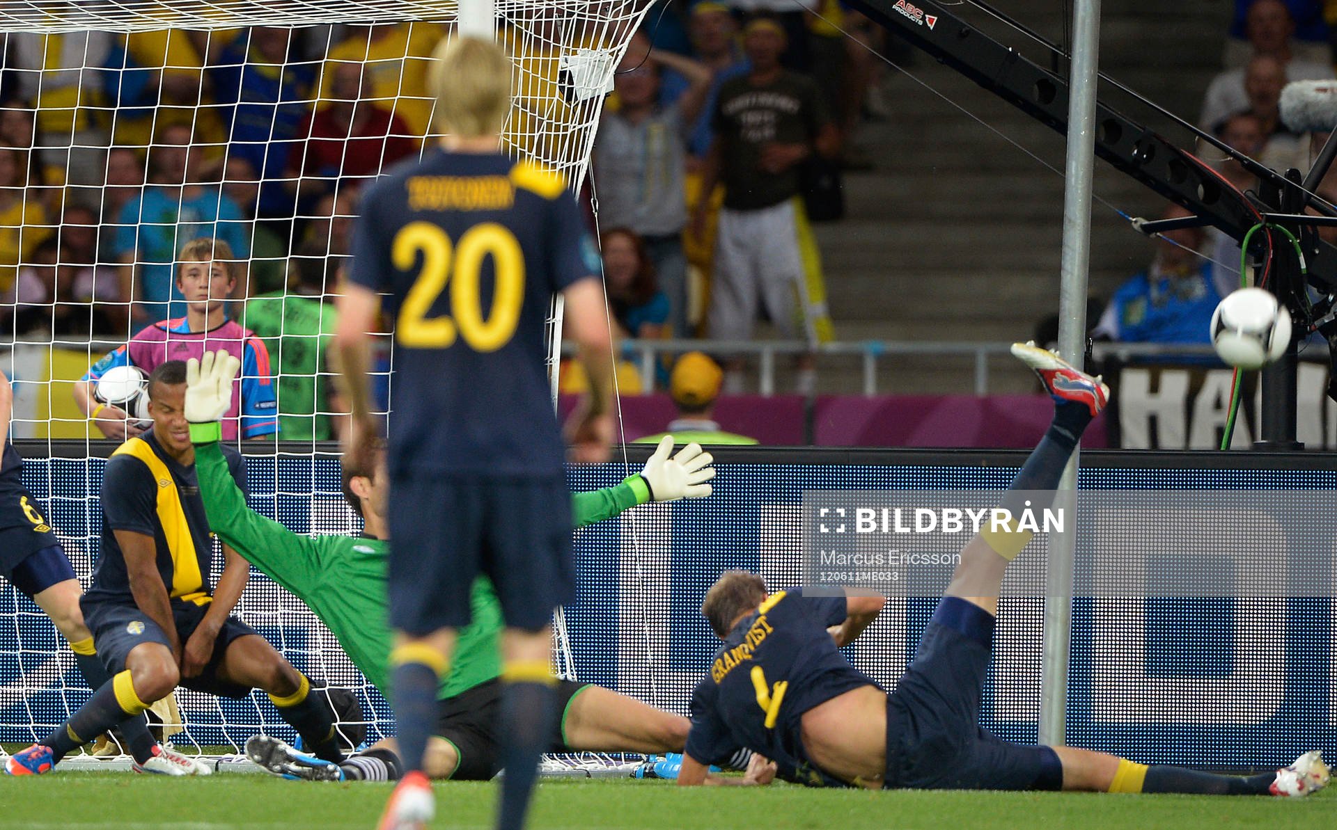 Andreas Granqvist, Sverige, räddning