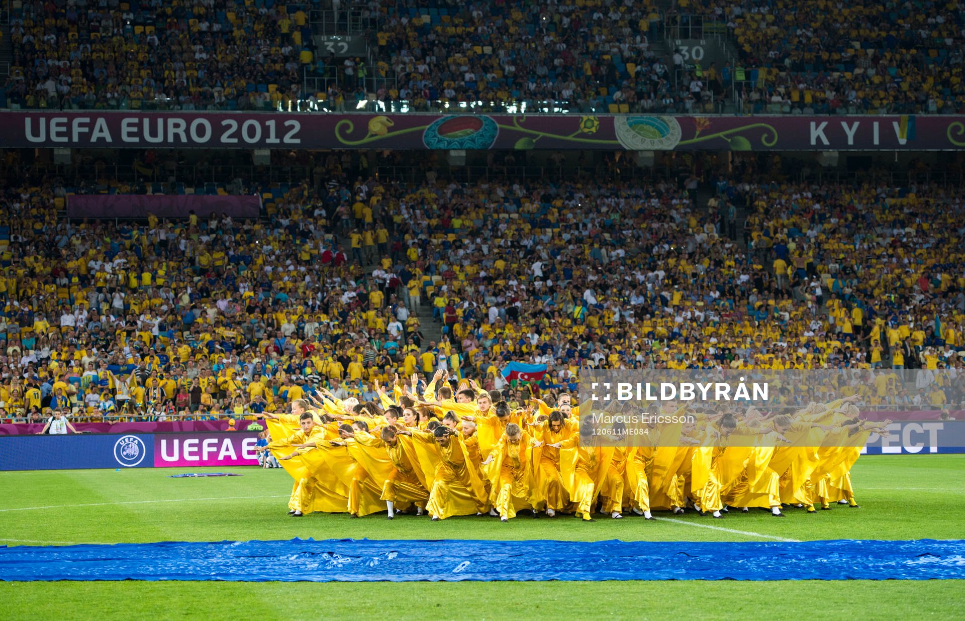 Invigningscermoni av premiärmatchen i Kiev