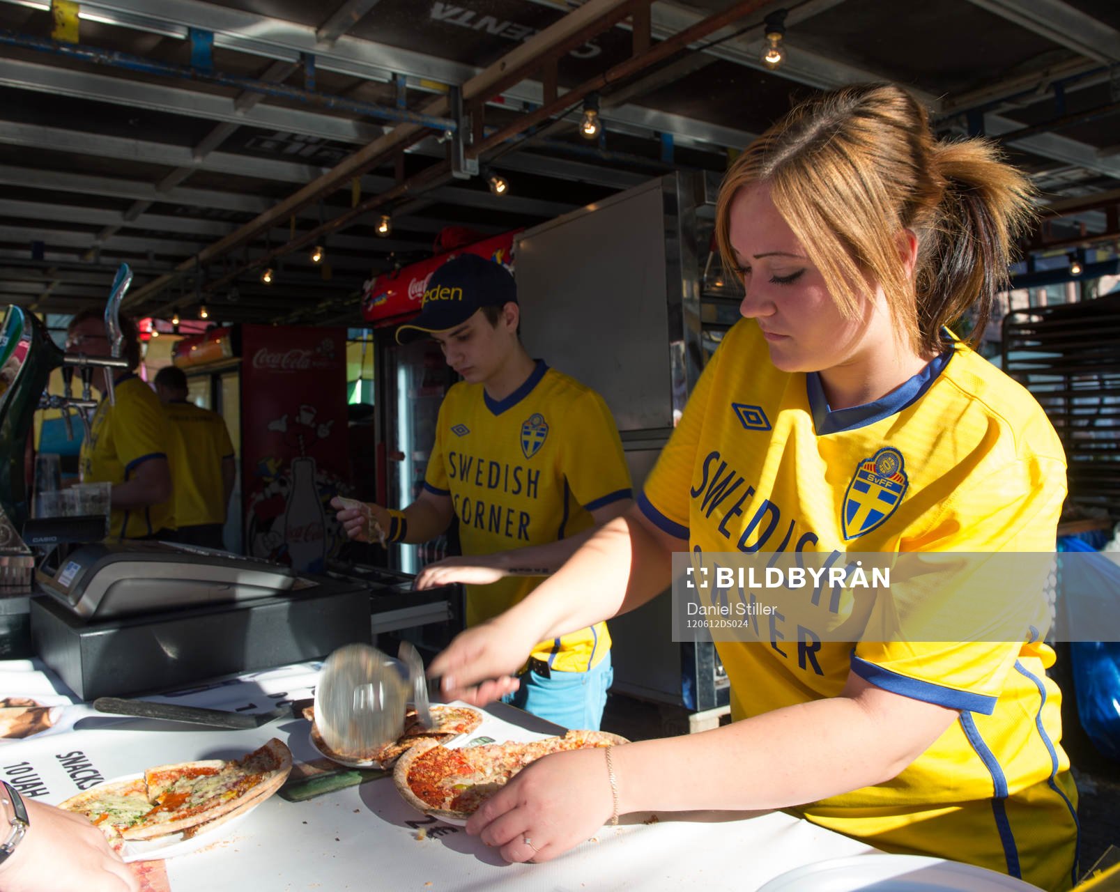Swedish Corner i Fanzone, servering