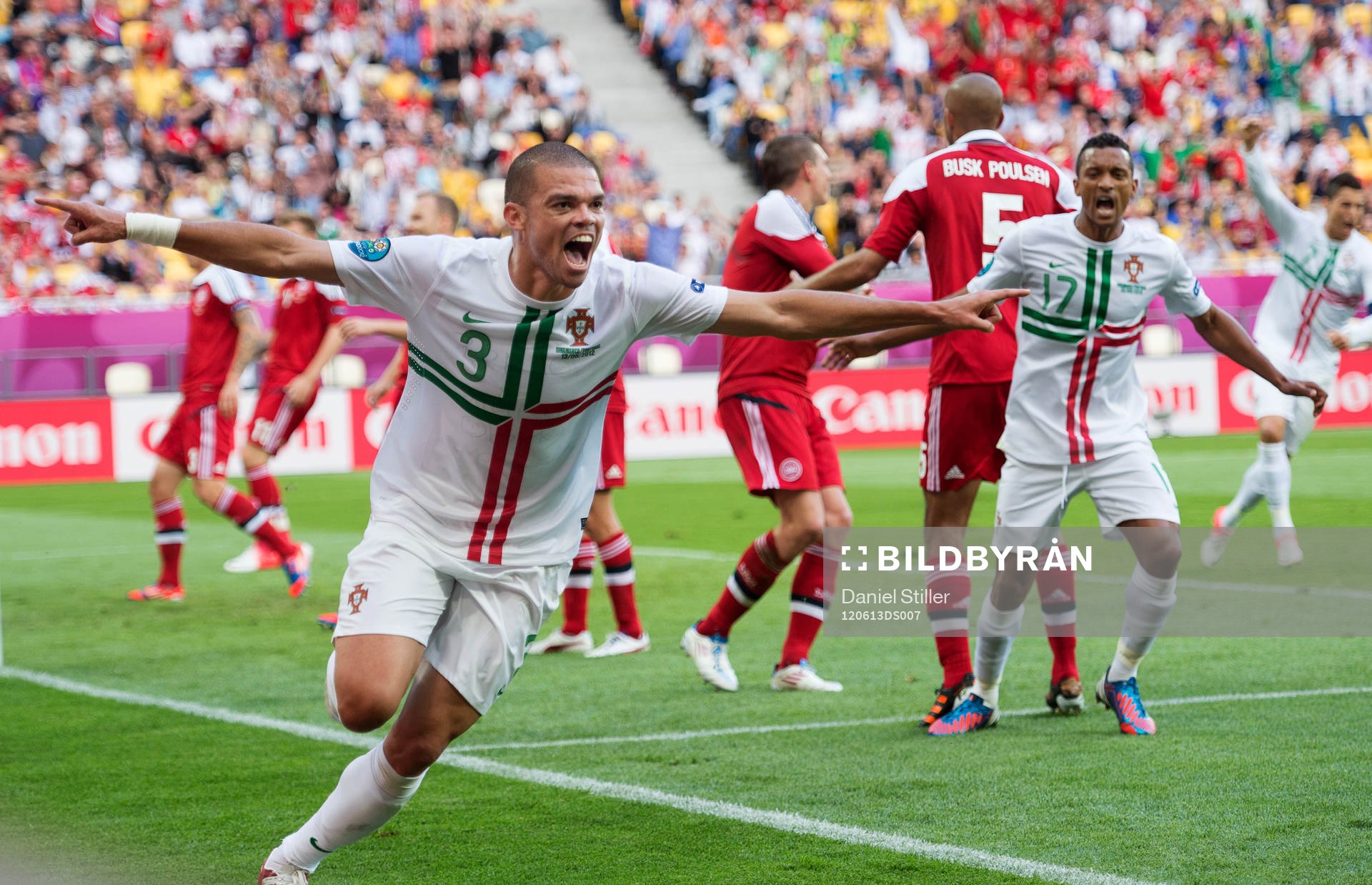 Pepe gör 0-1 för Portugal, jubel