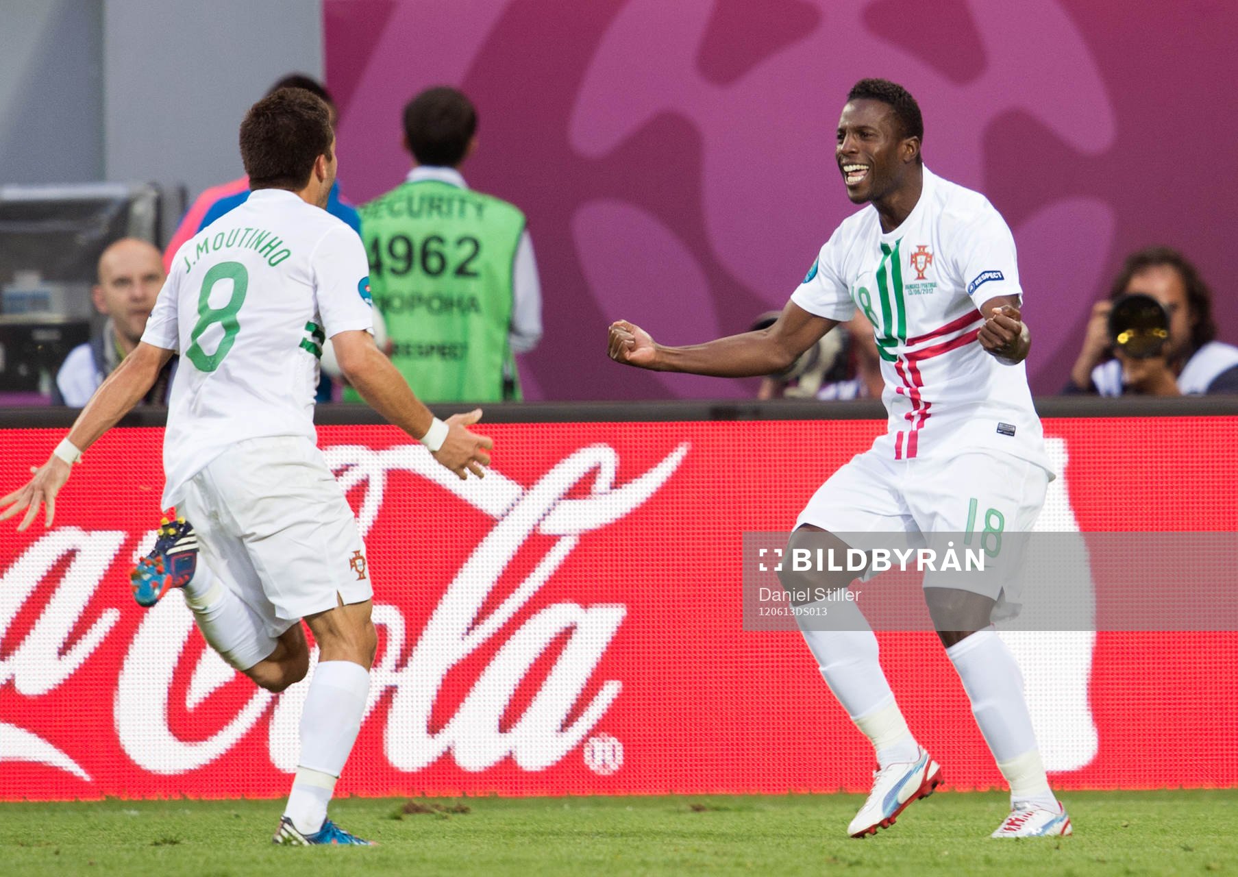  Silvestre Varela gör 2-3 till Portugal, jubel.