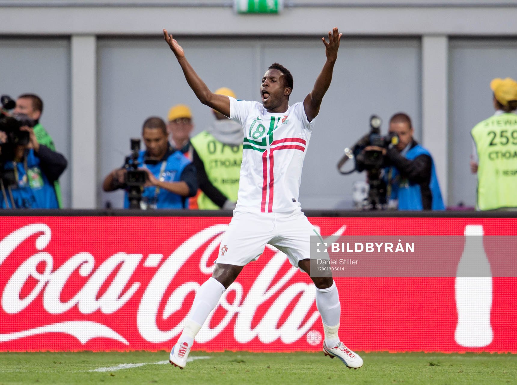 Silvestre Varela gör 2-3 till Portugal, jubel