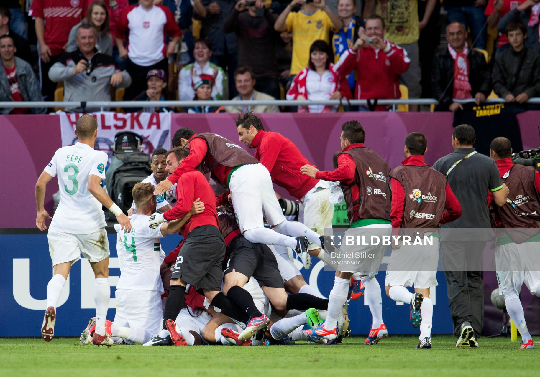 Silvestre Varela gör 2-3 till Portugal, jubel