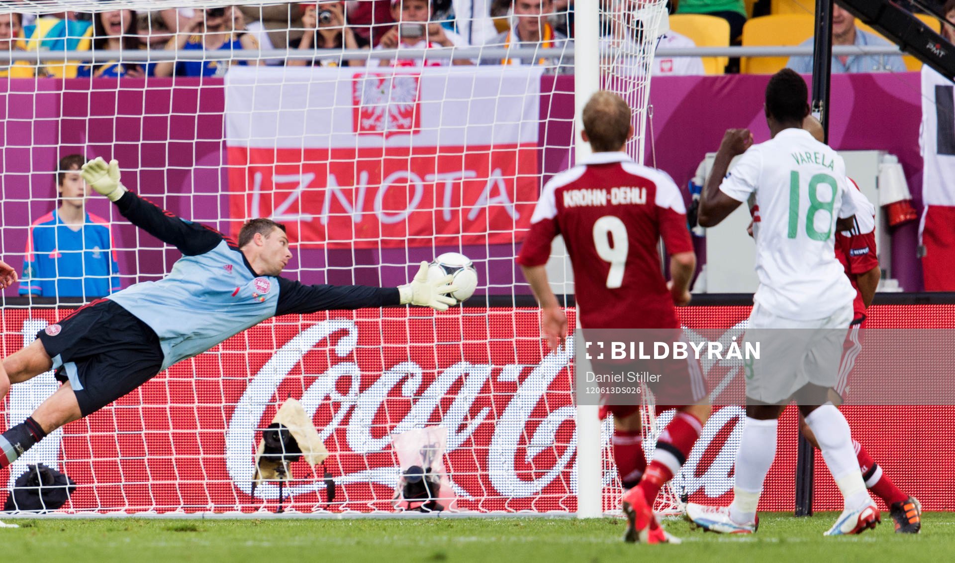 Silvestre Varela gör 2-3 till Portugal bakom Stephan
