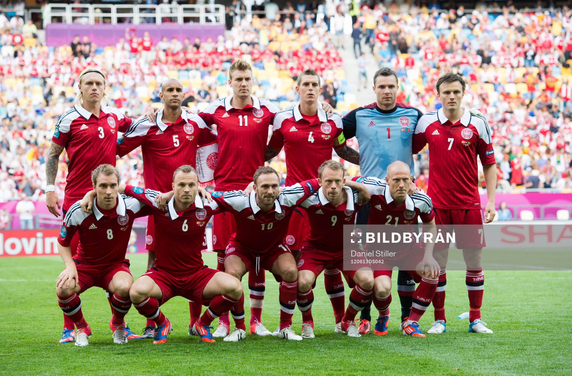  Danmarks startelva, Simon Kjaer, Simon Poulsen, Nicklas Bendtner, Daniel Agger, Stephan Andersen, William Kvist. 