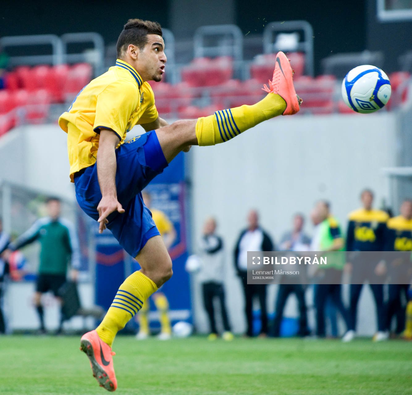 Mervan Celik, Sverige