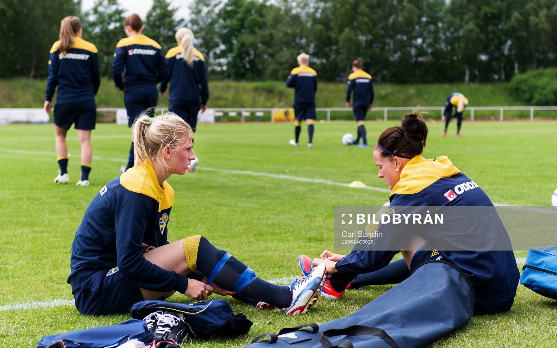 Sofia Jakobsson, Lotta Schelin, Sverige, tar på sig skorna