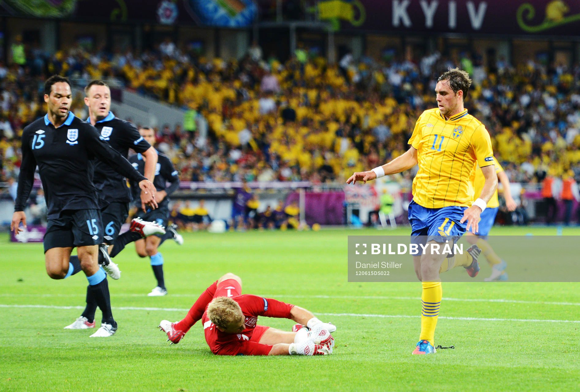Joe Hart, målvakt, England, stoppar ett läge från en