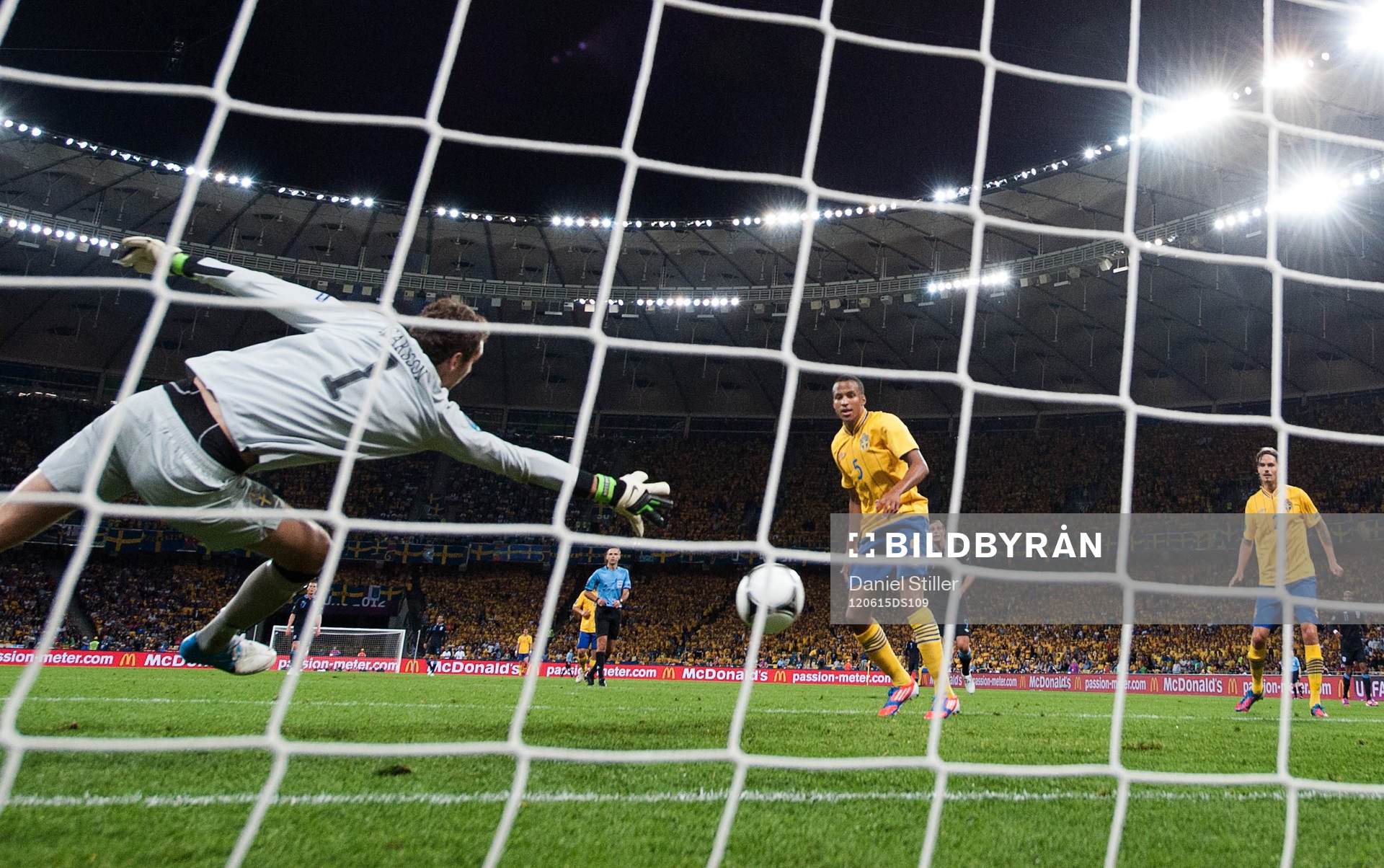 Andreas Isaksson, målvakt, Sverige, släpper in 2-3,