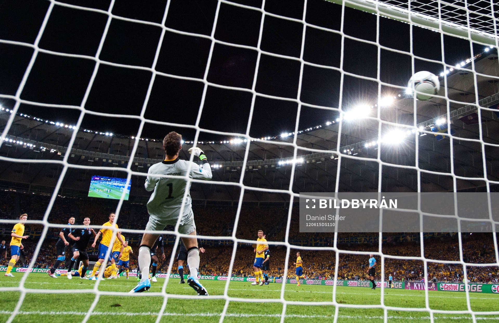 Andreas Isaksson, målvakt, Sverige, släpper in 2-2