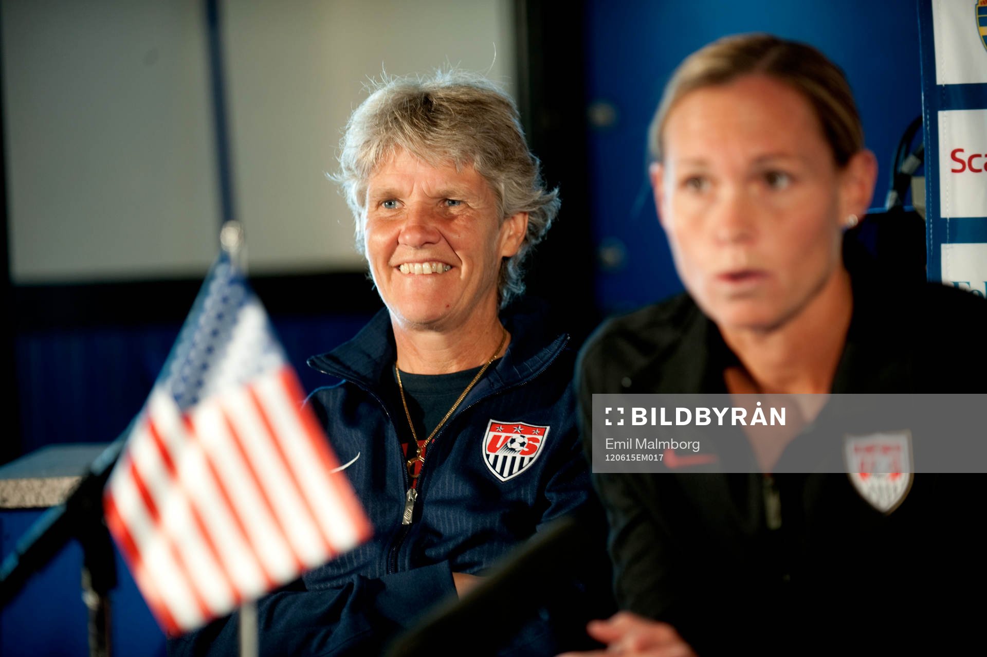 Pia Sundhage, Förbundskapten och Christie Rampone, USA