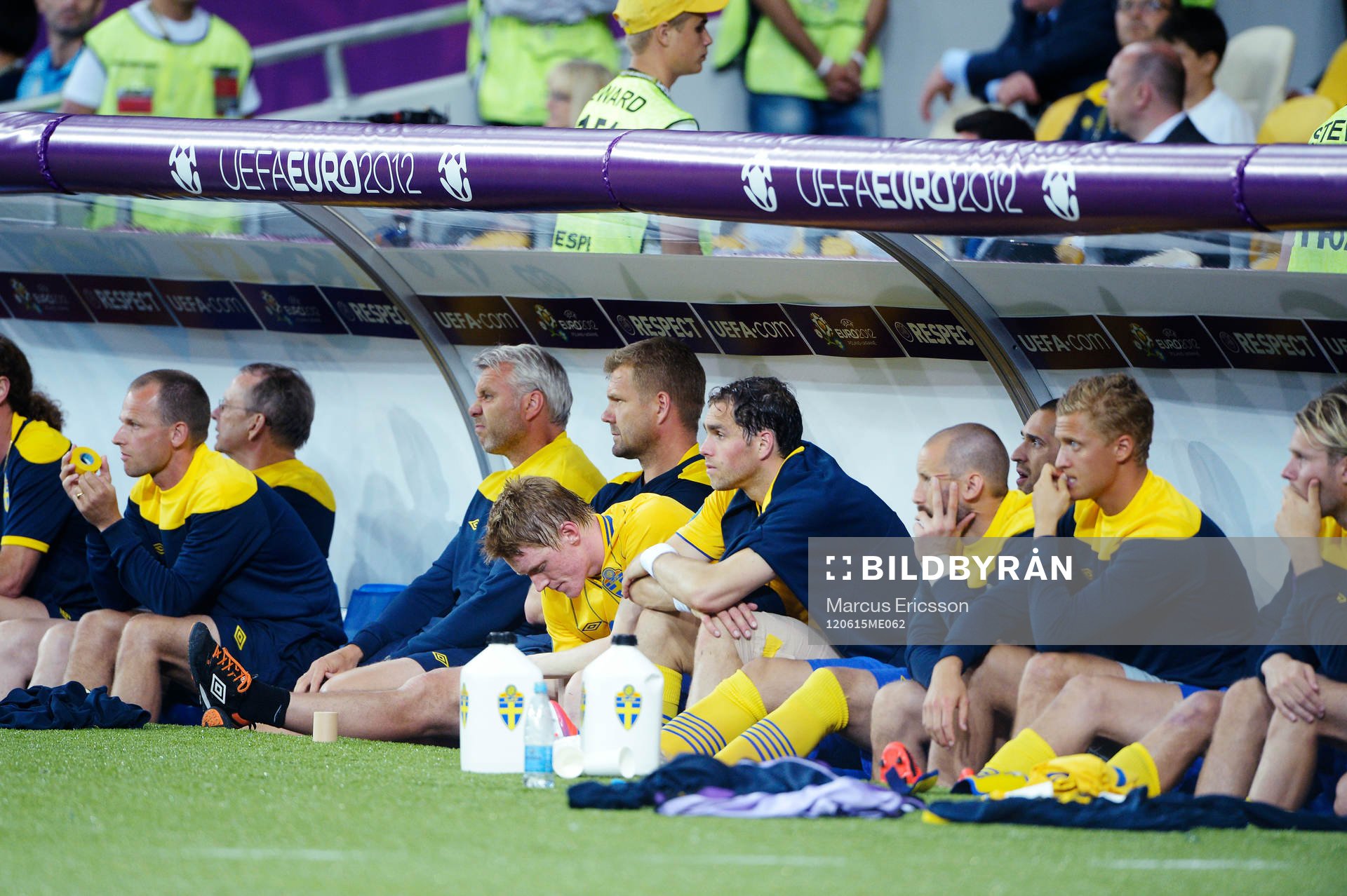 Rasmus Elm och Johan Elmander, Sverige, på bänken