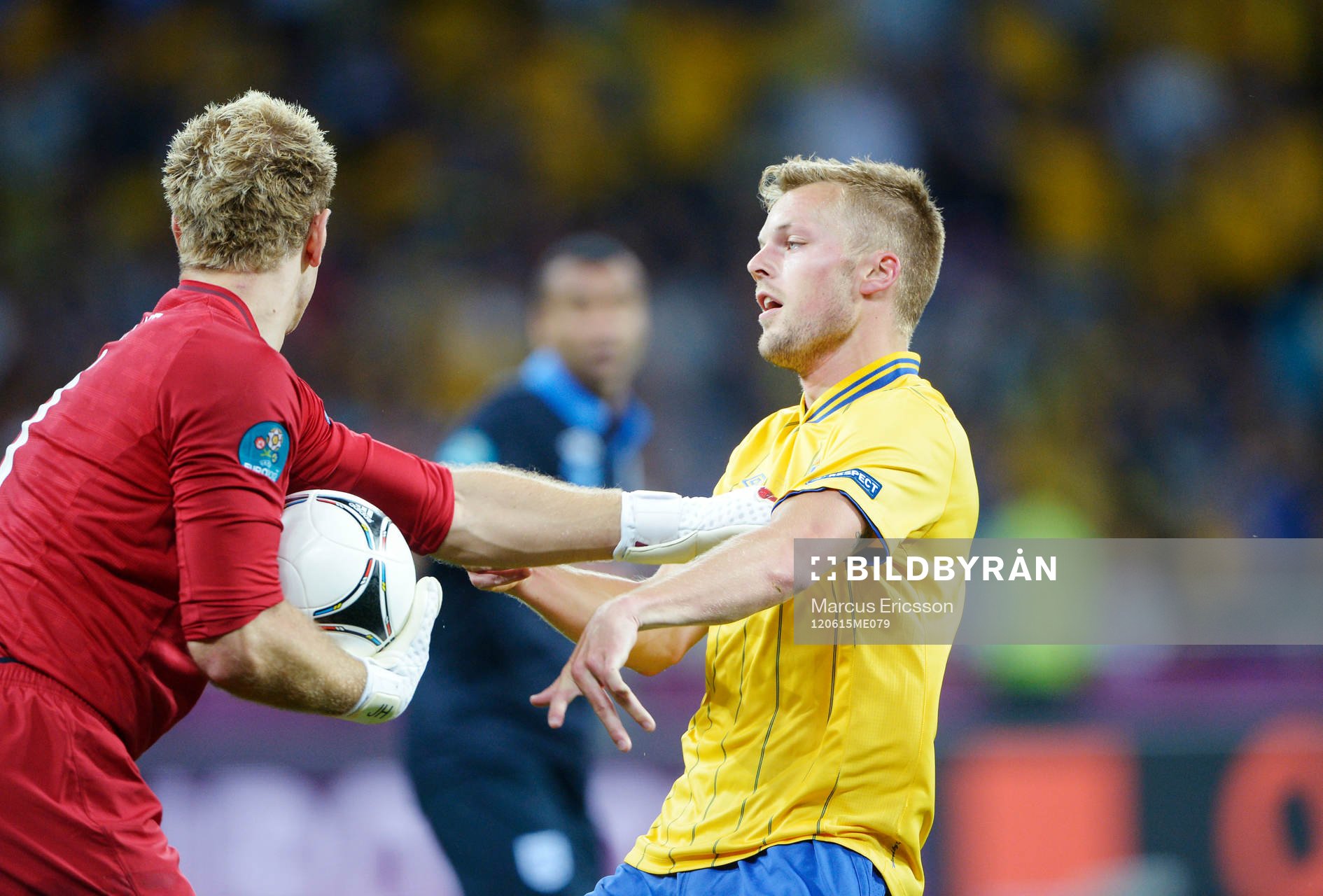 Joe Hart, målvakt, England, trycker till Sebastian