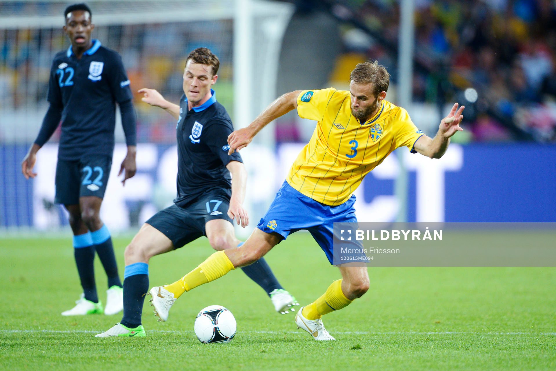 Scott Parker, England, utmanar Olof Mellberg, Sverige