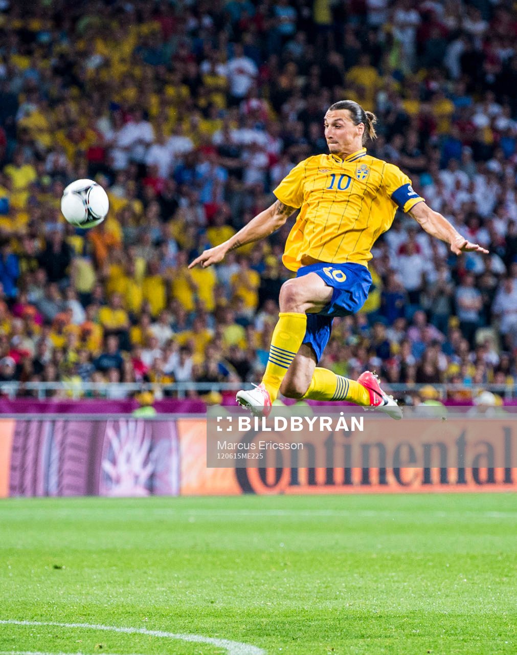  Zlatan Ibrahimovic, Sverige laddar för skott i luften