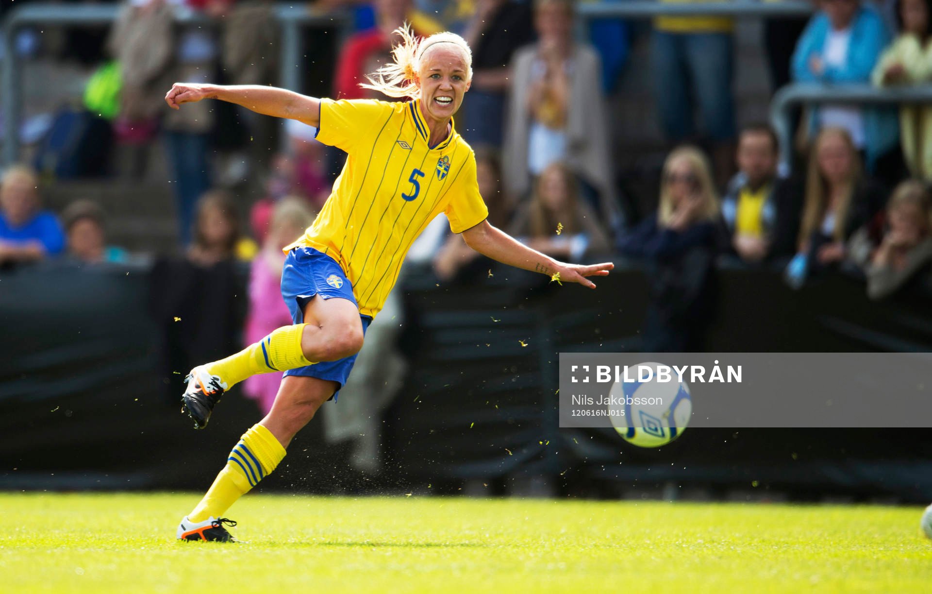 Caroline Seger, Sverige