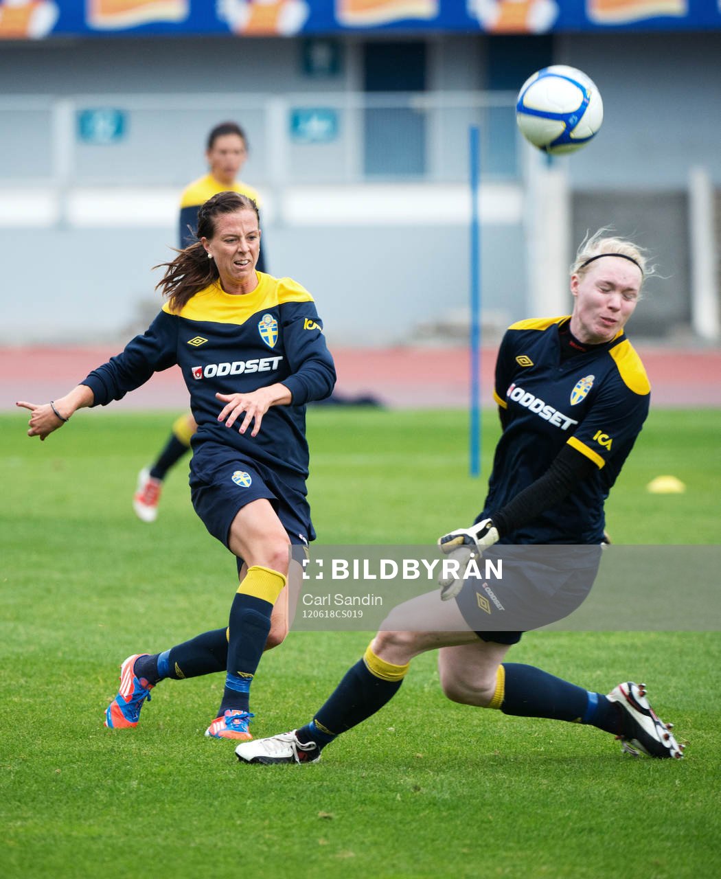 Lotta Schelin, Hedvig Lindahl, målvakt, Sverige