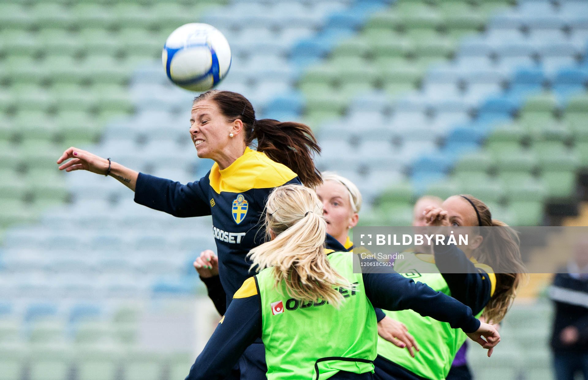 Lotta Schelin, Sverige, nick