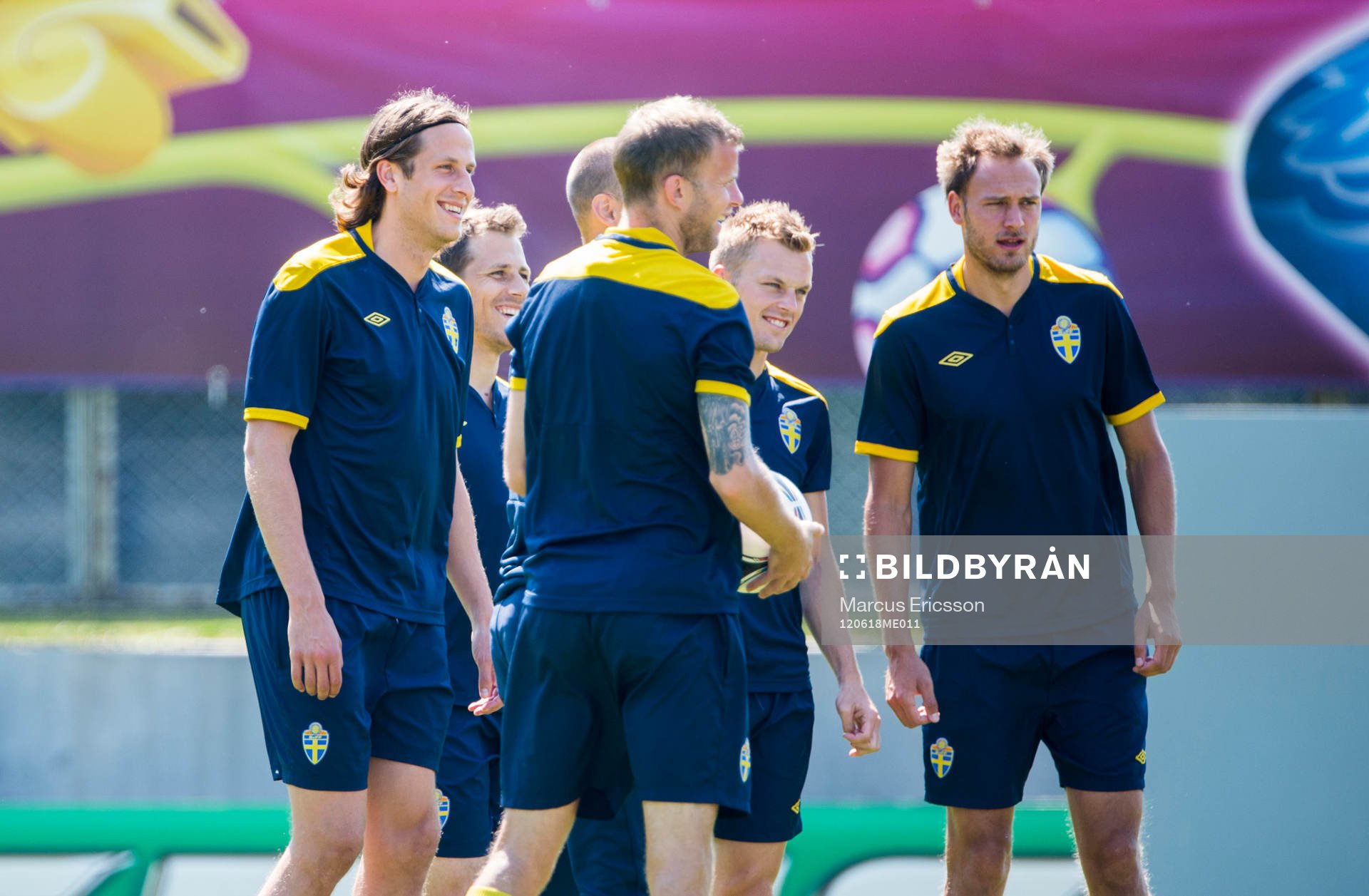 Sveriges sista träning i EM. Jonas Olsson tillbaka i laget