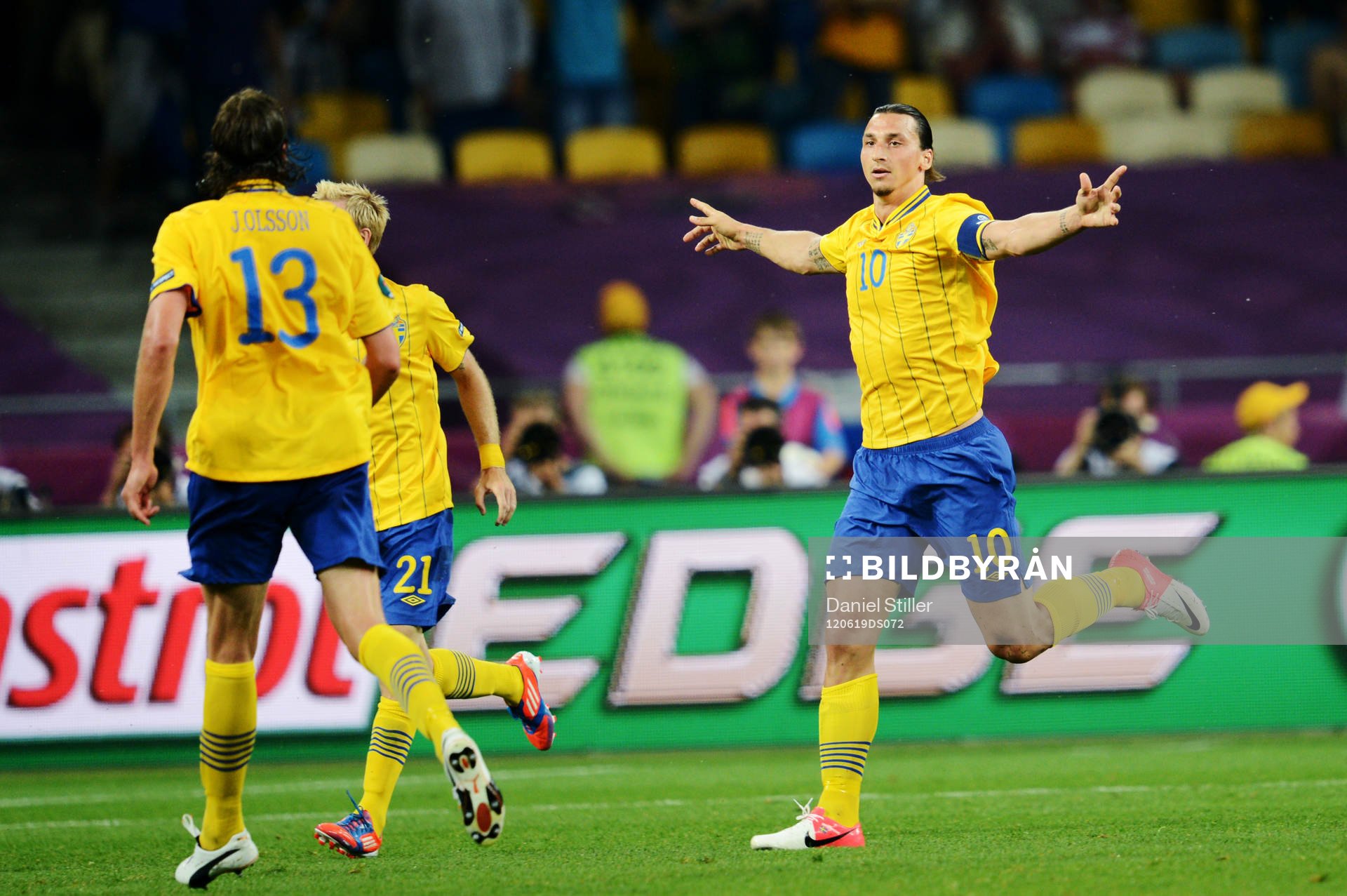 Zlatan Ibrahimovic, Sverige, jublar