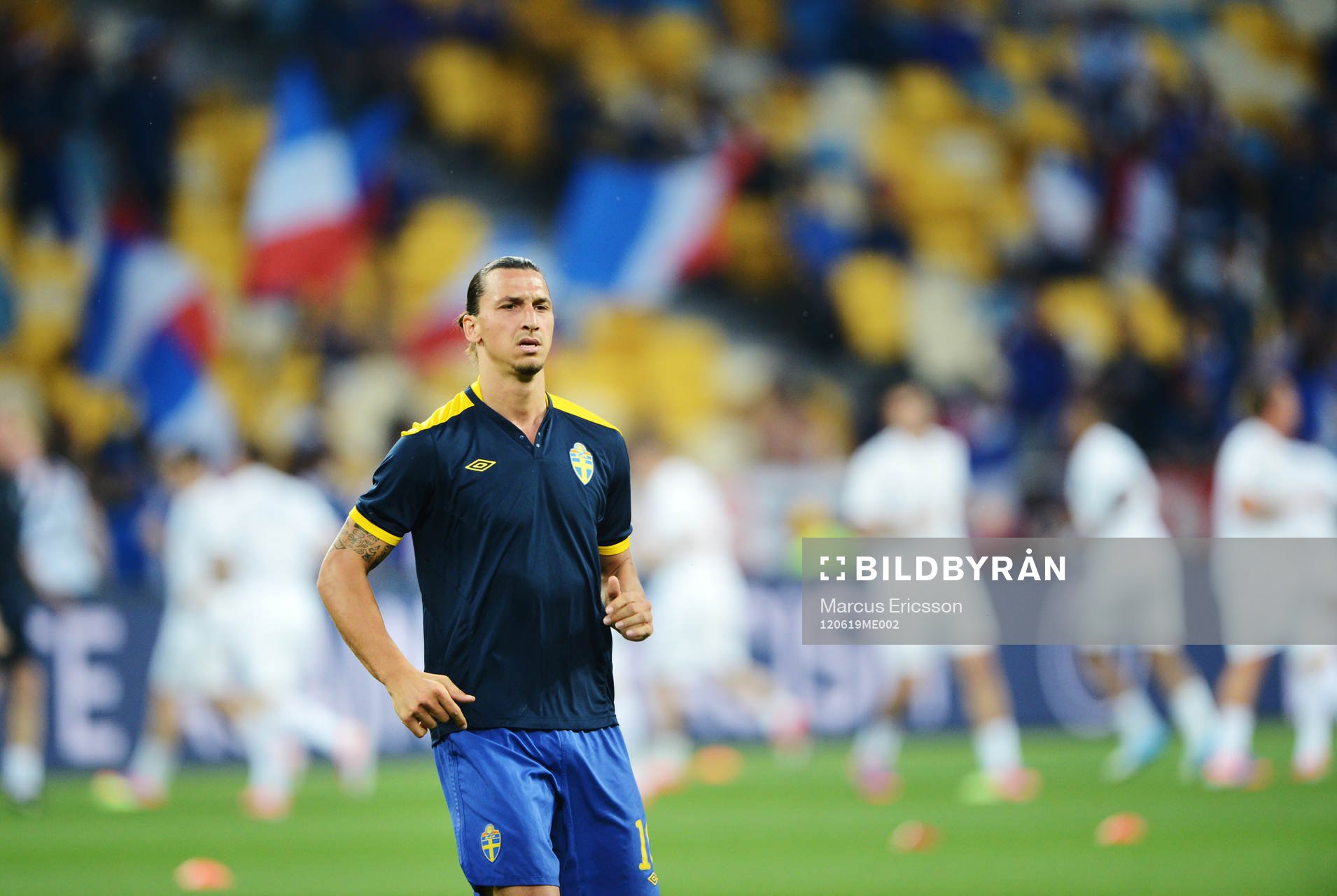 Zlatan Ibrahimovic, Sverige, värmer upp