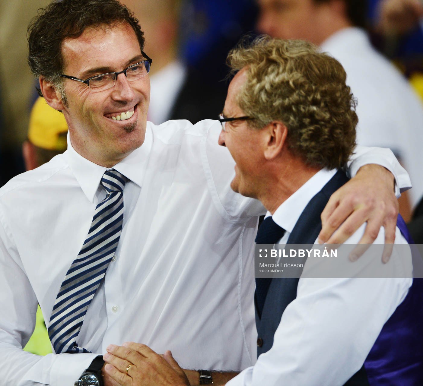 Laurent Blanc, förbundskapten, Frankrike, hälsar på Erik