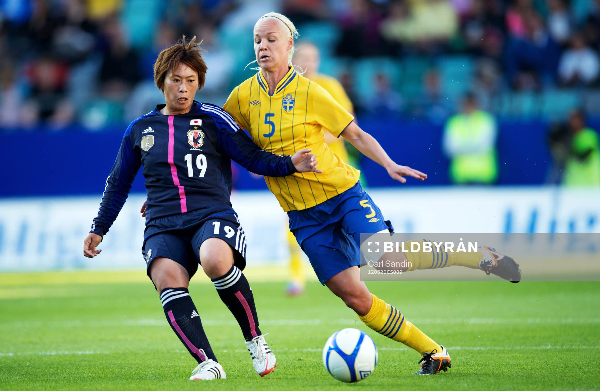 Megumi Takase, Japan, Caroline Seger, Sverige