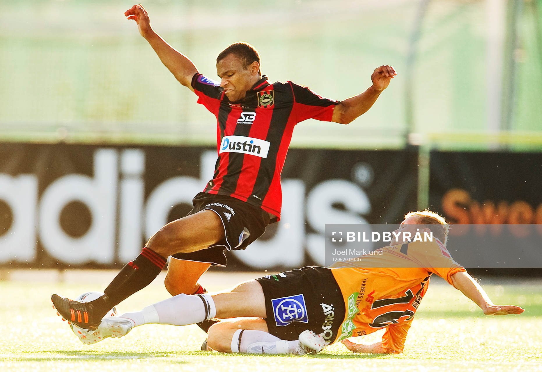 Serge Junior Martinsson Ngou, Brommapojkarna, tacklas av