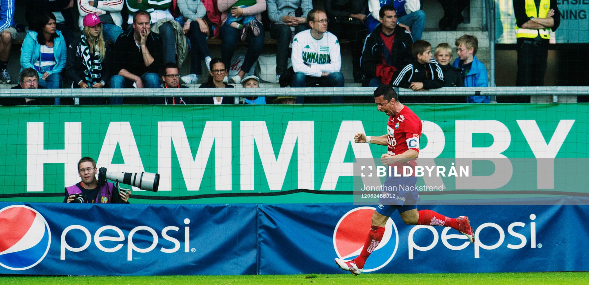 Denis Velic, Öster jubel efter mål.