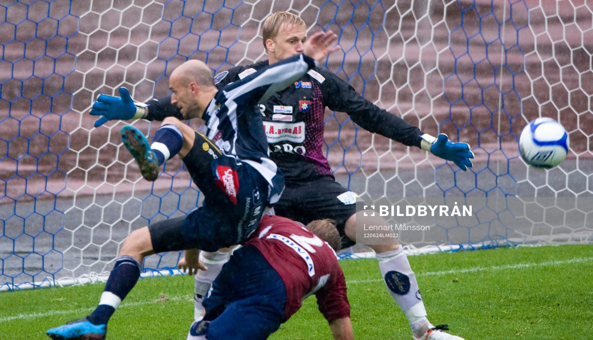 Peter Abrahamsson, Örgryte räddar framför Enes