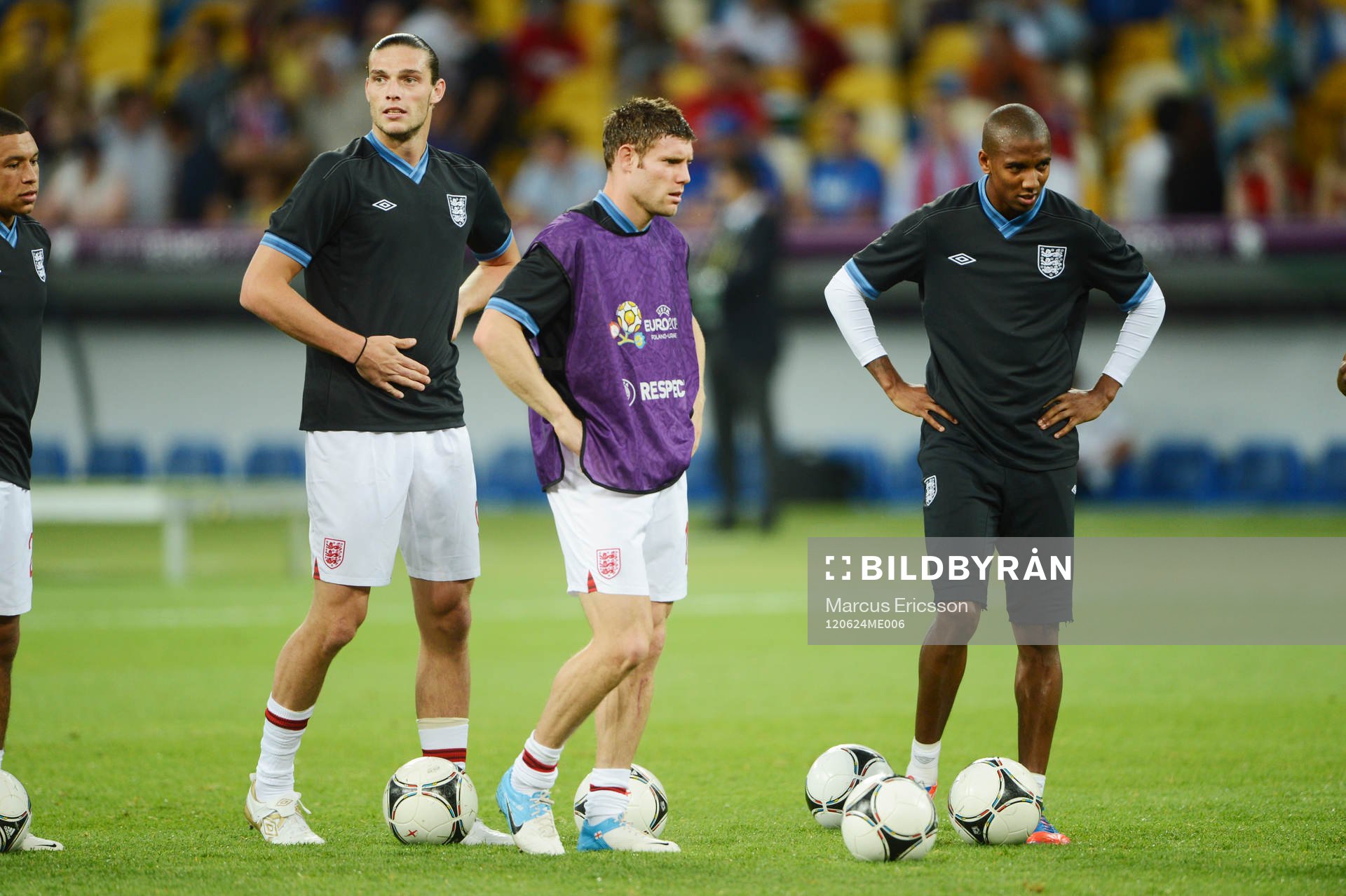 Andy Carrol, xx, Ashley Young. Uppvärmning