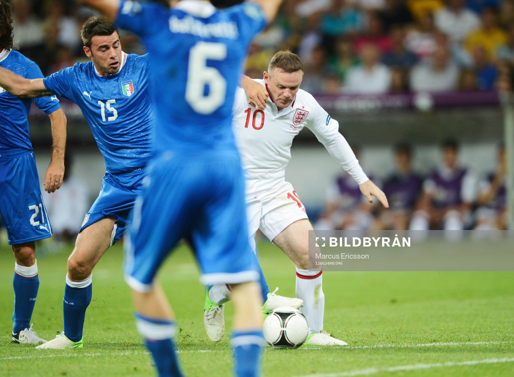 Andrea Barxagli, Italien och Wayne Rooney, England