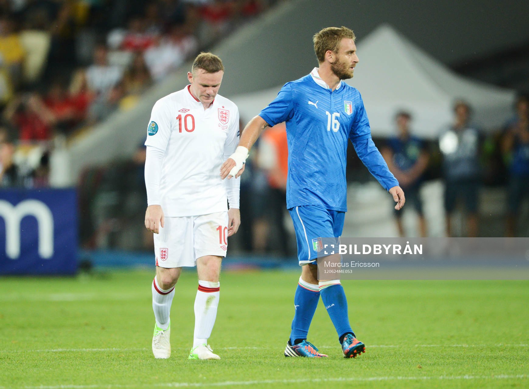 Wayne Rooney, England och Andrea Barzagli, Italien