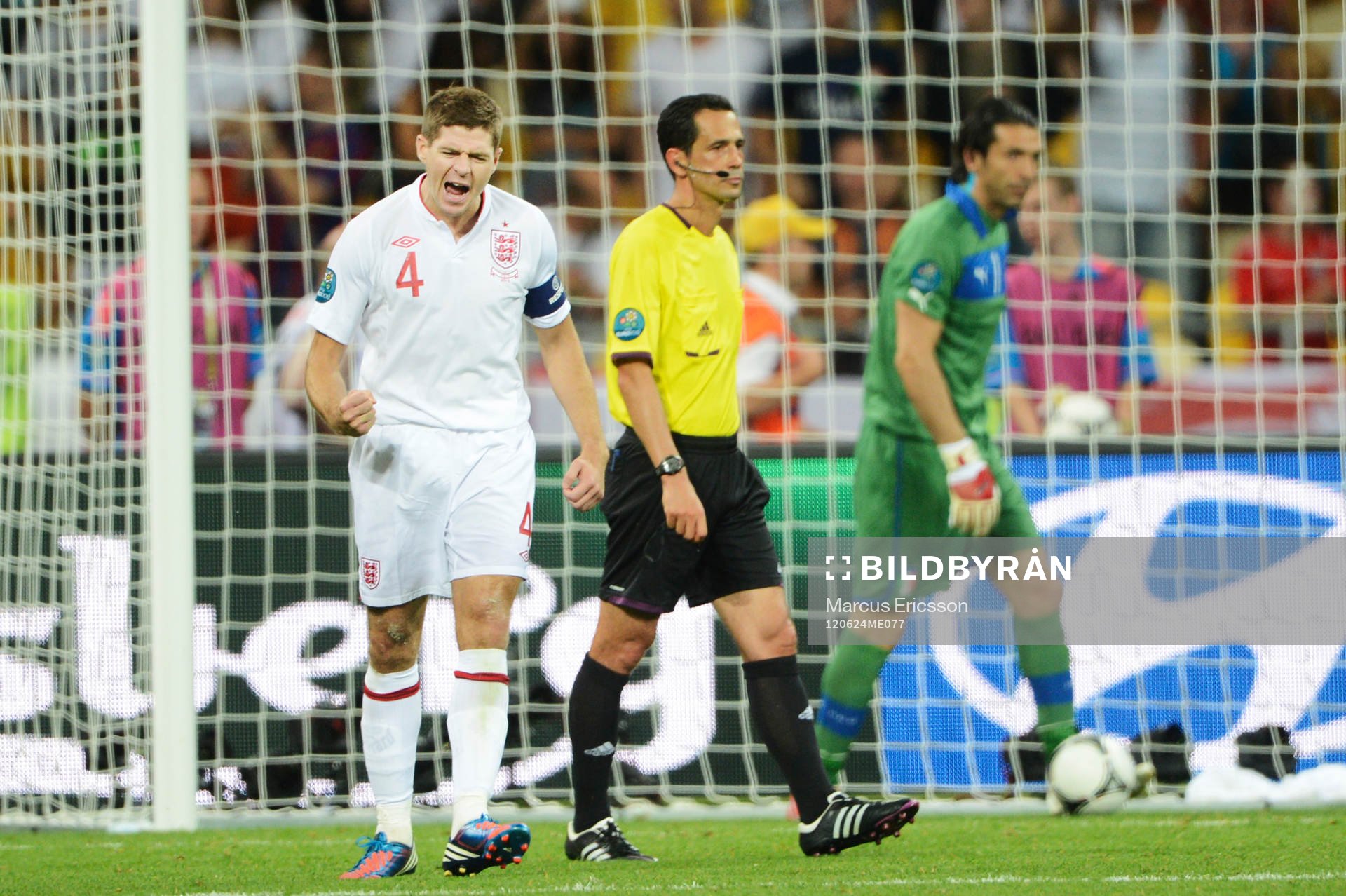  Steven Garrard, England, glädje, jubel efter lyckad straff