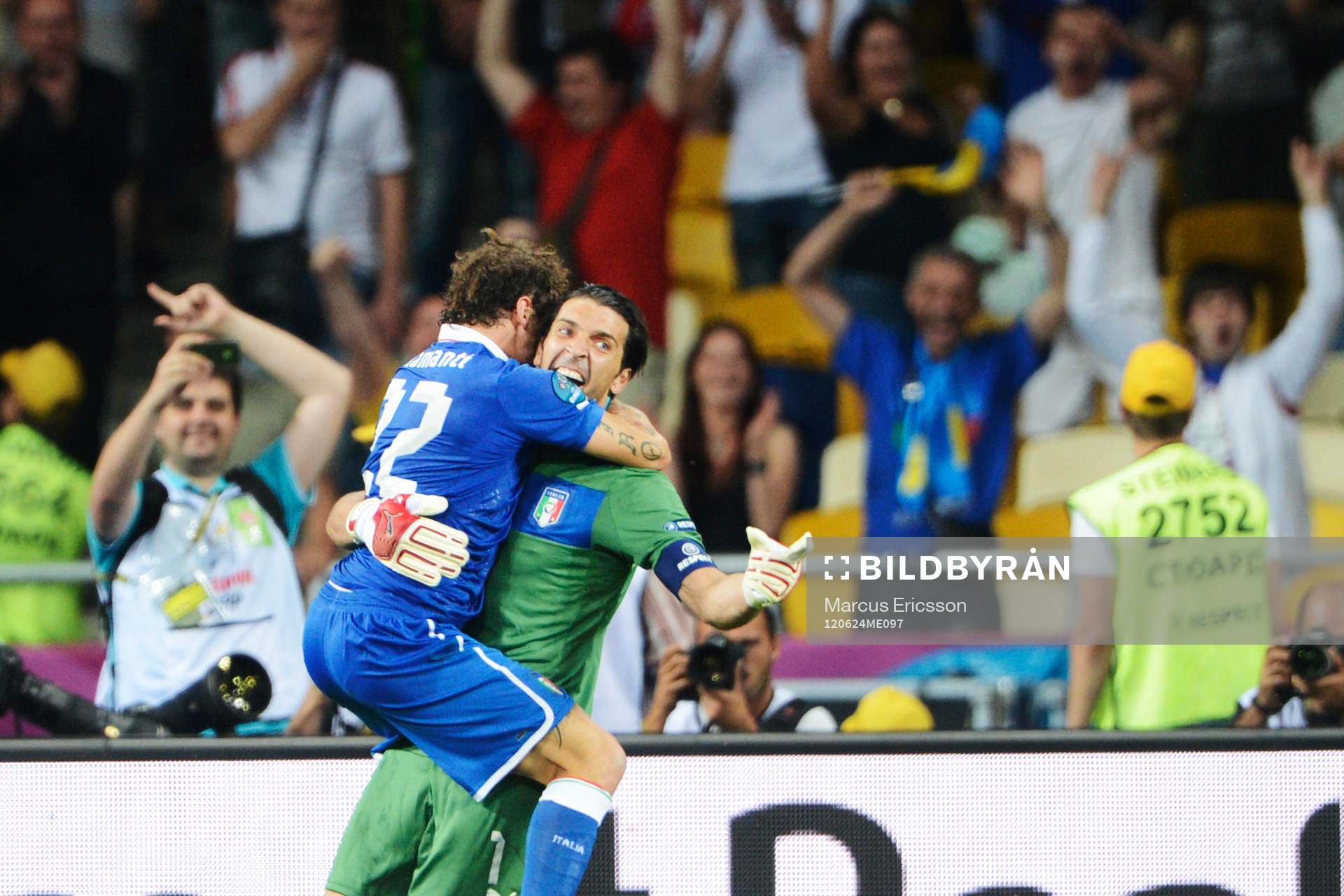  Gianluigi Buffon, målvakt, glädje jubel efer segern